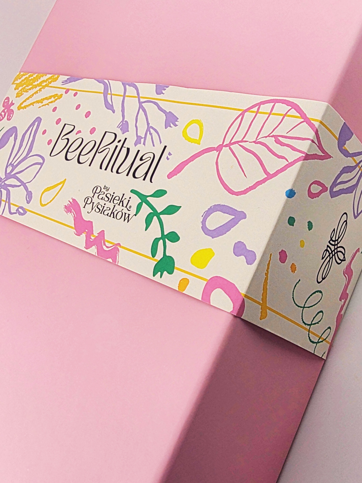 Miodowy Zestaw Prezentowy Mydło - Balsam - Świeca - Peeling