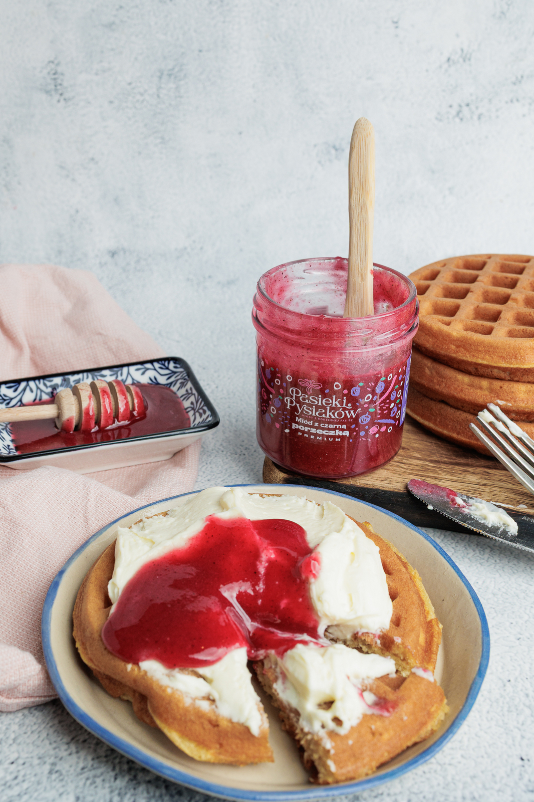 Miód z czarną porzeczką 450g 2025r.