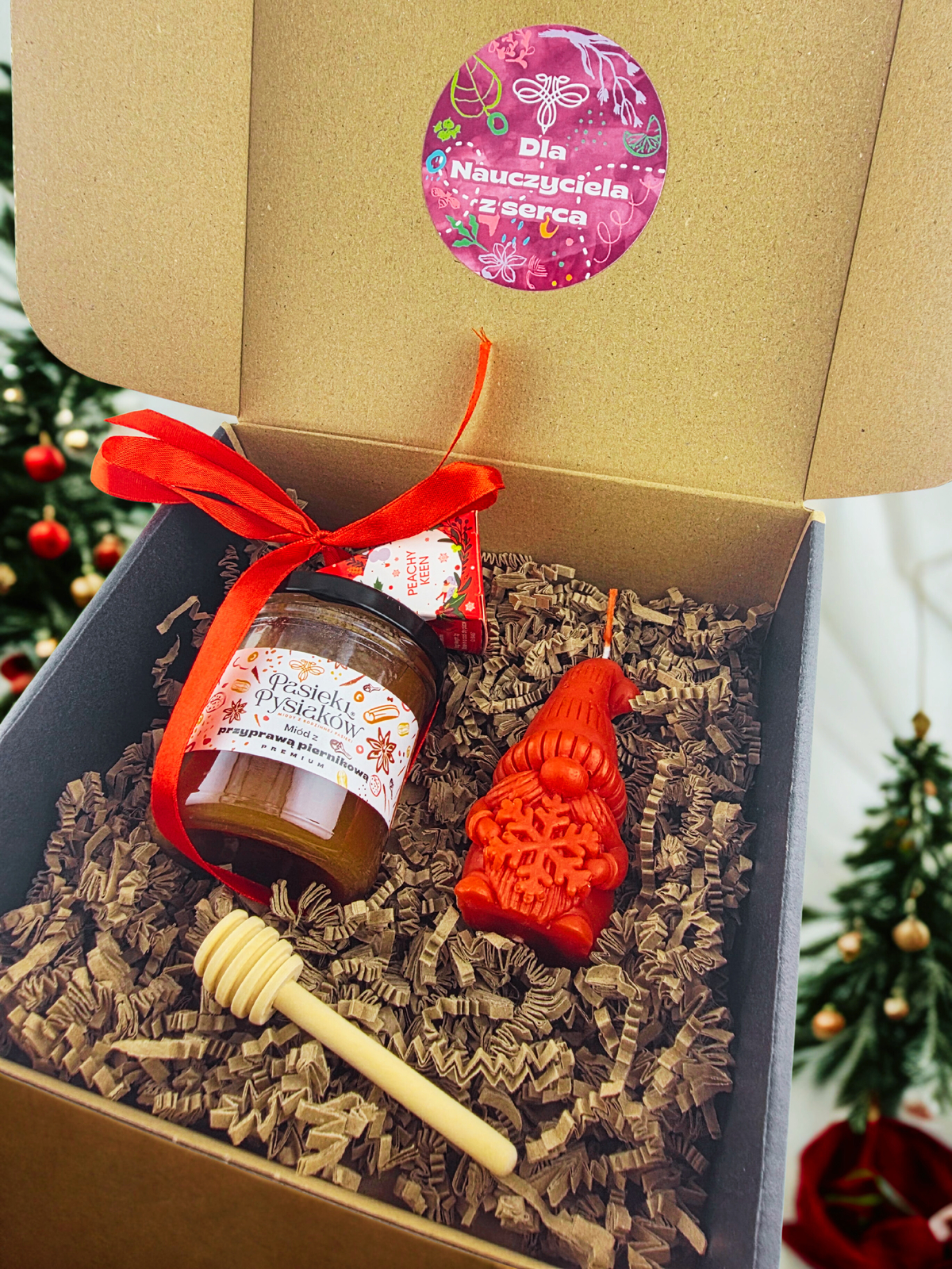 Prezent pod Choinkę - świeca z wosku pszczelego, miód, herbata.