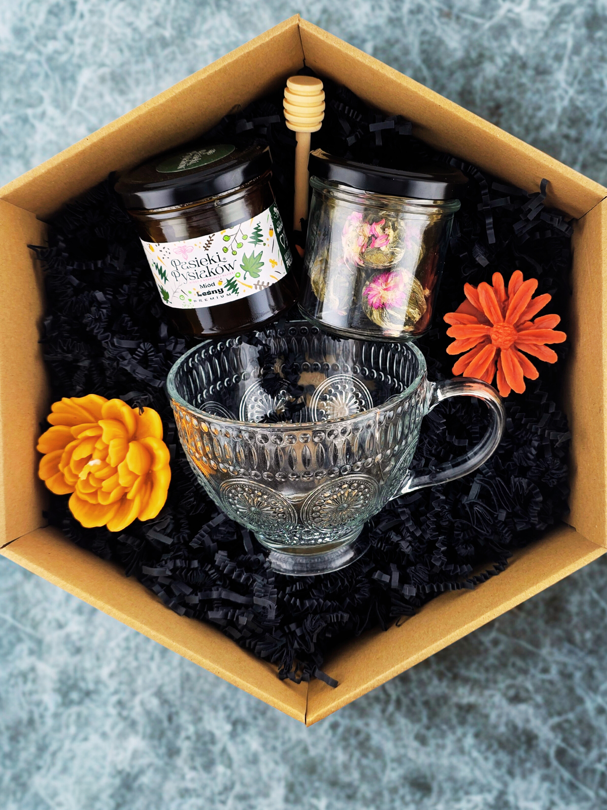 Zestaw Prezentowy z Miodem i Zimową Herbatą na Specjalne Okazje
