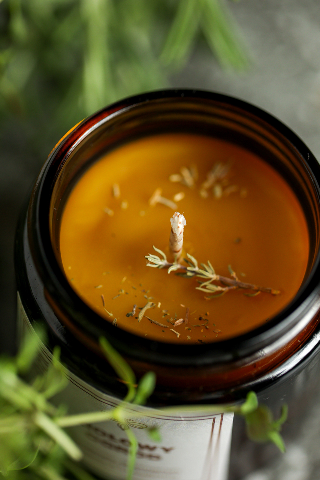 Świeca z wosku pszczelego w słoiku-ZIOŁOWY OGRÓD