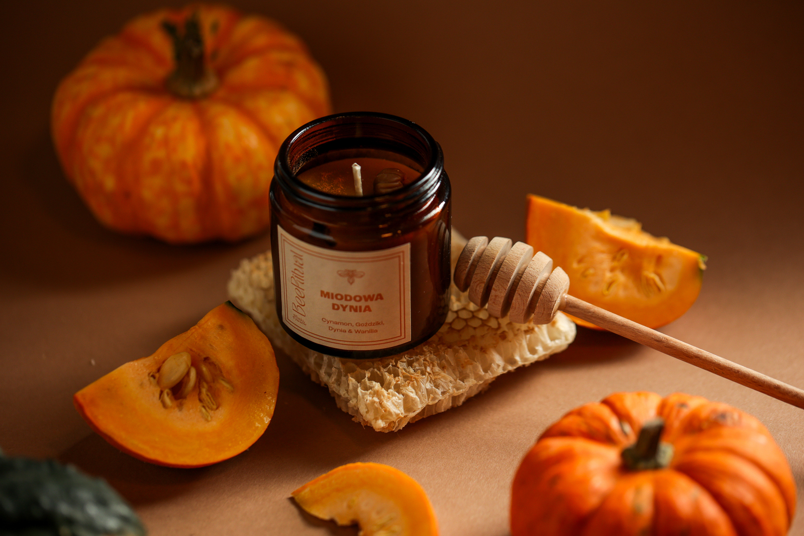 Świeca z wosku pszczelego w słoiku-MIODOWA DYNIA