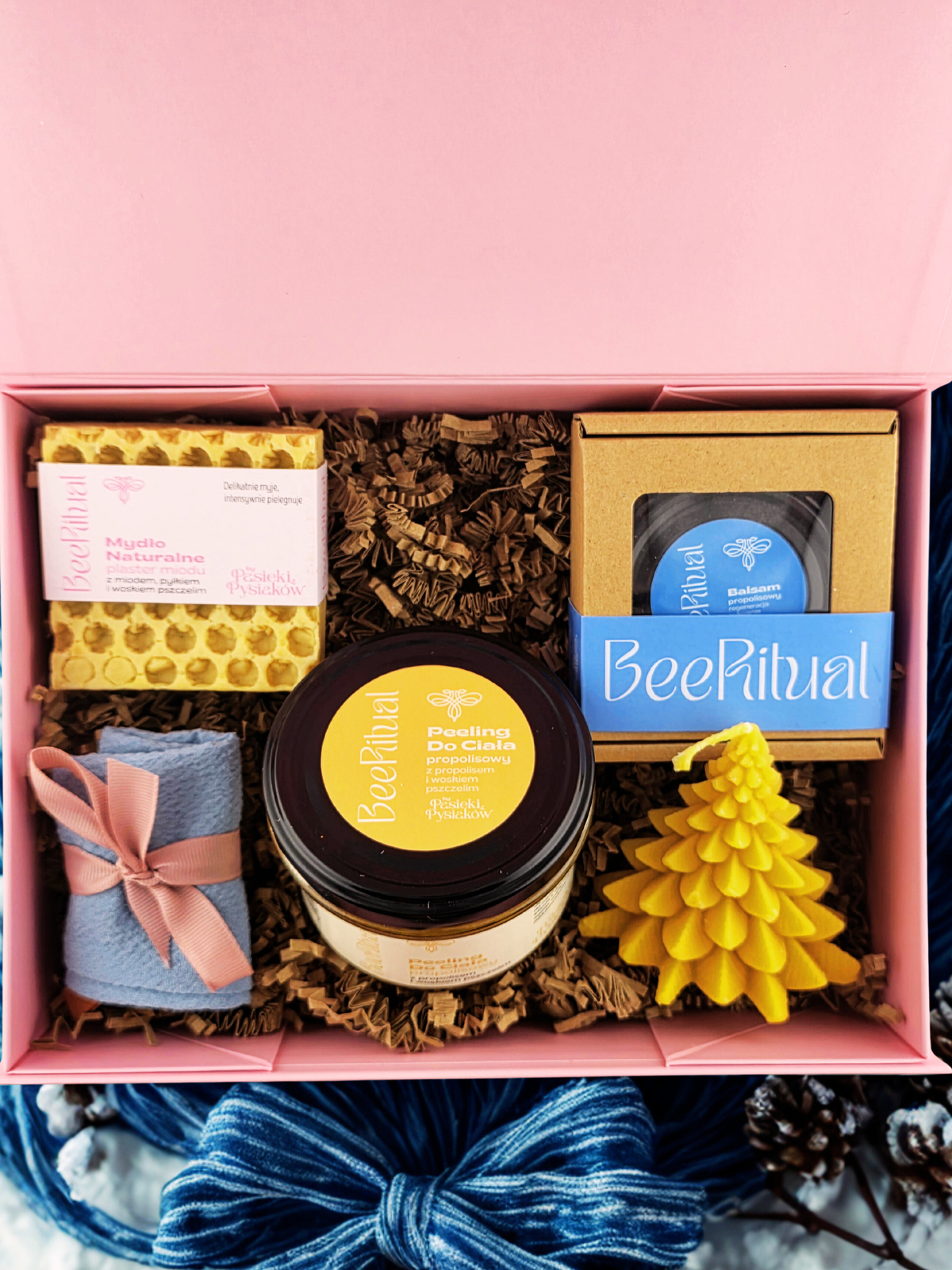 Miodowy Zestaw Prezentowy Mydło - Balsam - Świeca - Peeling