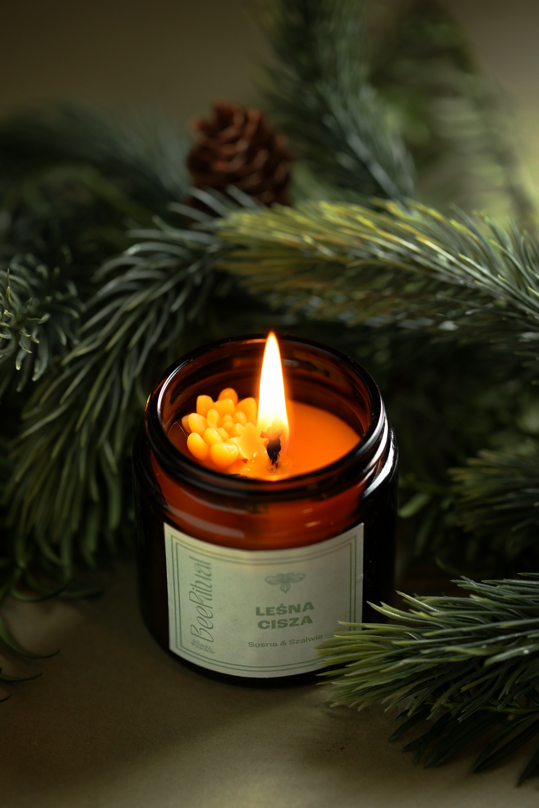 Świeca z wosku pszczelego w słoiku-LEŚNA CISZA