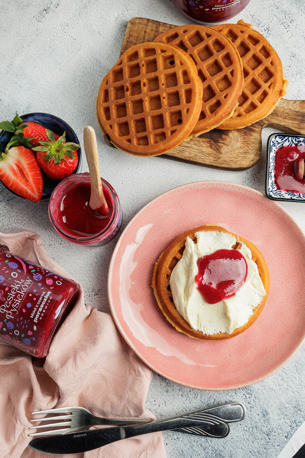 Miód z czarną porzeczką 450g 2025r.