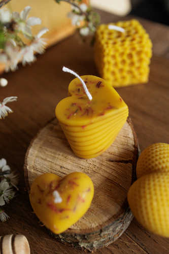 Świeca z naturalnego wosku pszczelego - serce duże