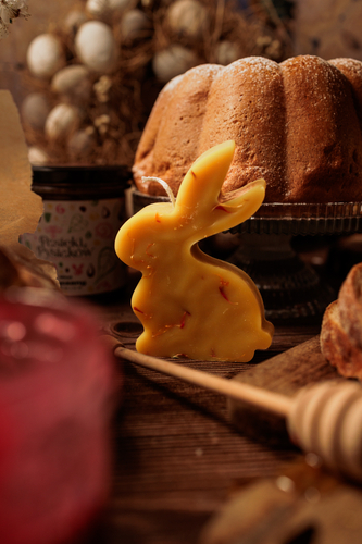 Świeca z naturalnego wosku pszczelego - królik wielkanocny