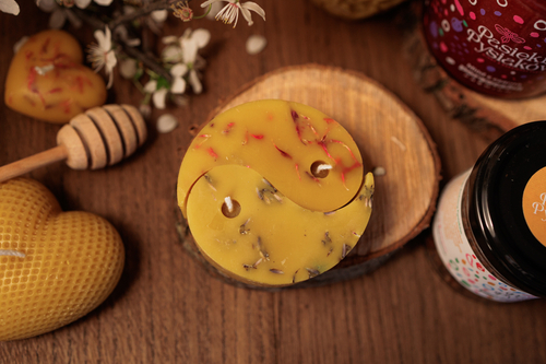 Świeca z naturalnego wosku pszczelego 