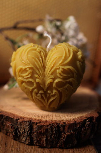 Świeca z naturalnego wosku pszczelego - serce