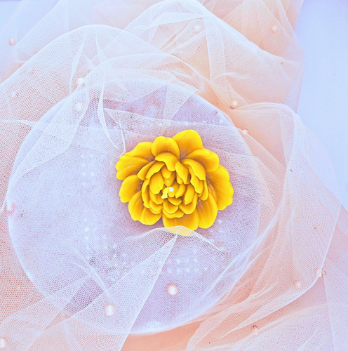 Świeca z naturalnego wosku pszczelego - Lilia