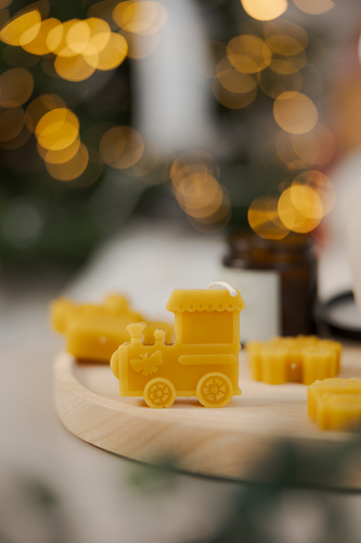 Świeca z wosku pszczelego-Lokomotywa z wagonikami